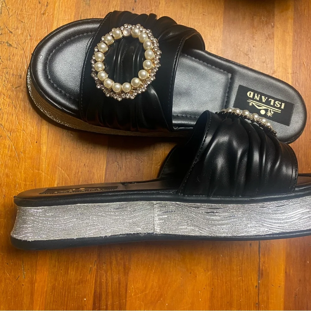 Island Company Black Sandals with Pearl and silver Accent